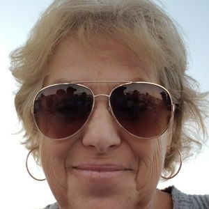 Meet your Posher, Manuela